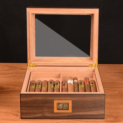 kopen Op maat gemaakt Sigarenlabel Printing Glas Top Houdt 25 Sigaren Spaanse Cedar Humidor online manufacture