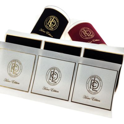 Goede prijs Hot Sale Velvet Sticker Labels Vrouwelijk Parfum OEM Originele Parfum Metalen Label voor zelfklevend online