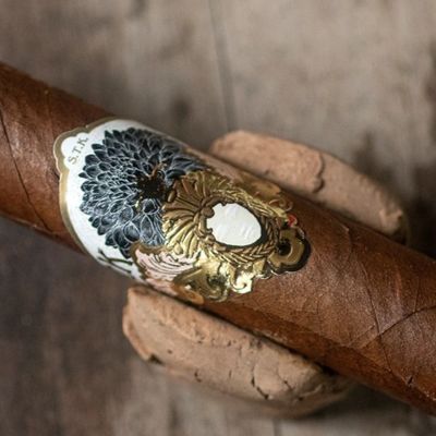 Goede prijs Professional Full-automatic Production OEM Service ISO9001 Certified Cigar Label and Band for Custom Embossed Designs online